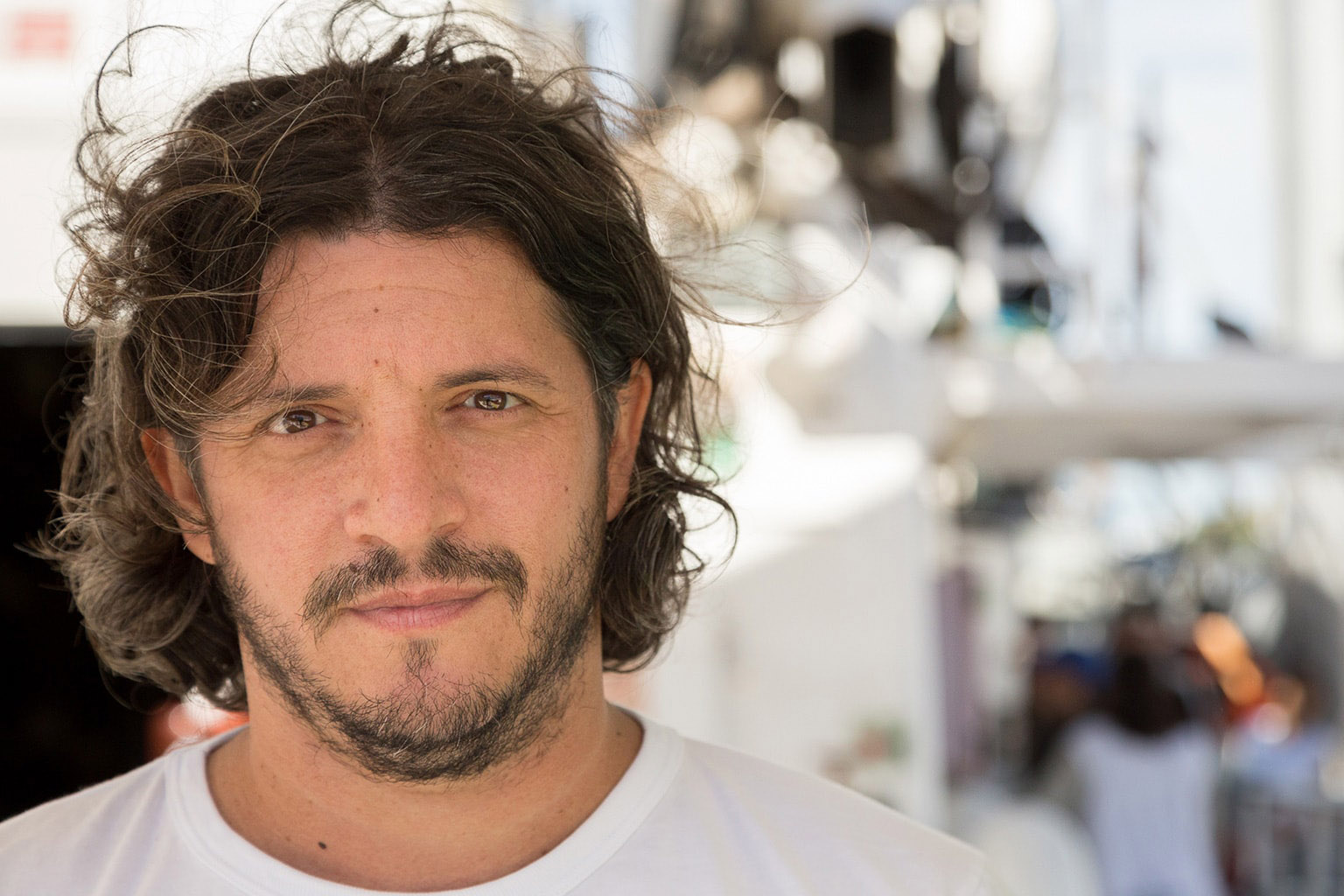 Diego: 39 years old, lives in buenos aires. <br> He works as Fundraising Director of Greenpeace Argentina, besides being proud of his work, he does it because he does not have to answer to anyone with economic interests. <br> This photo was made above the ship Rainbow Warrior when he finished a very motivating talk for the public, leaving in each visitor energy and motivation